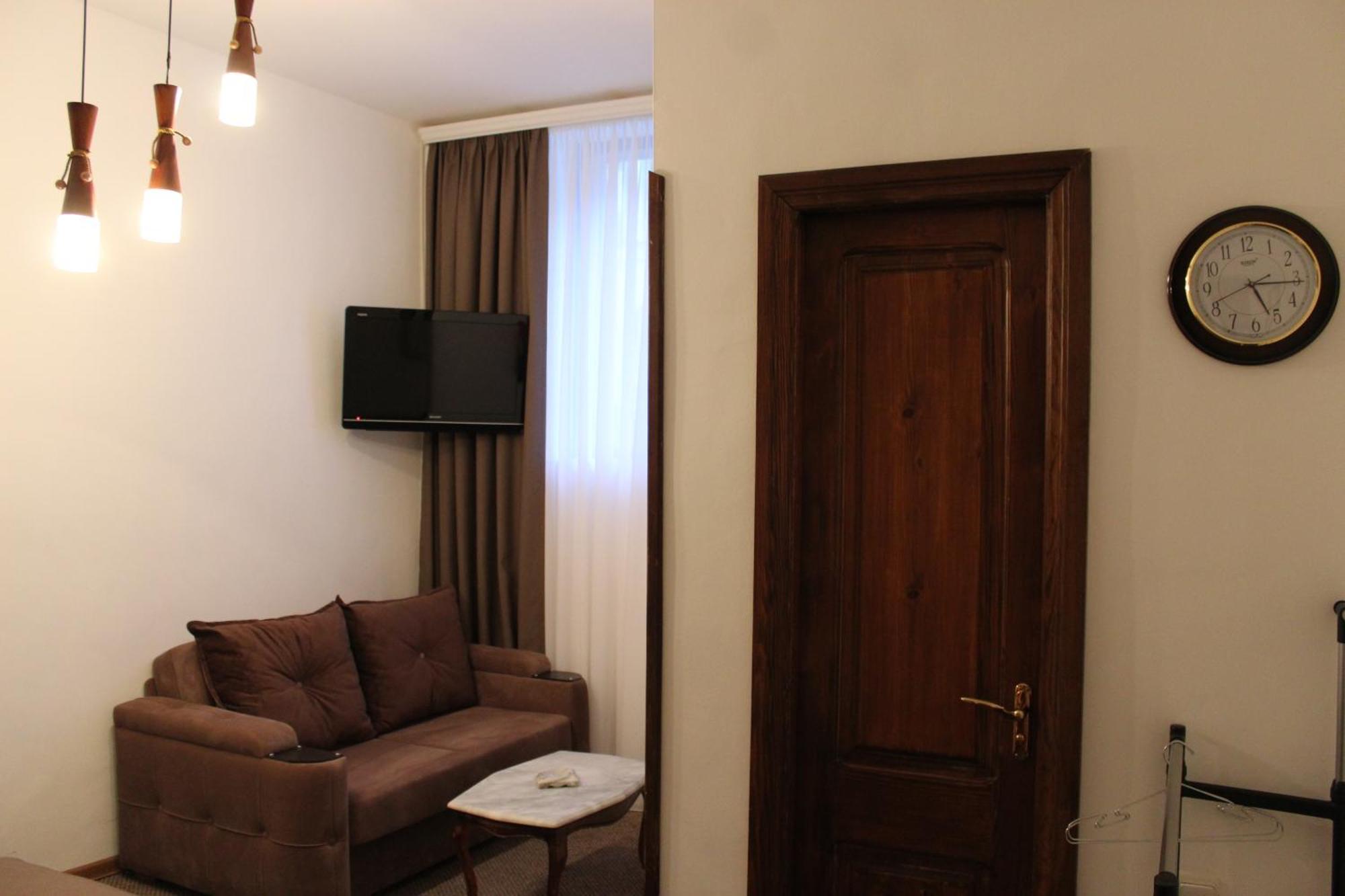 Hotel Diplomat Tbilisi Zewnętrze zdjęcie