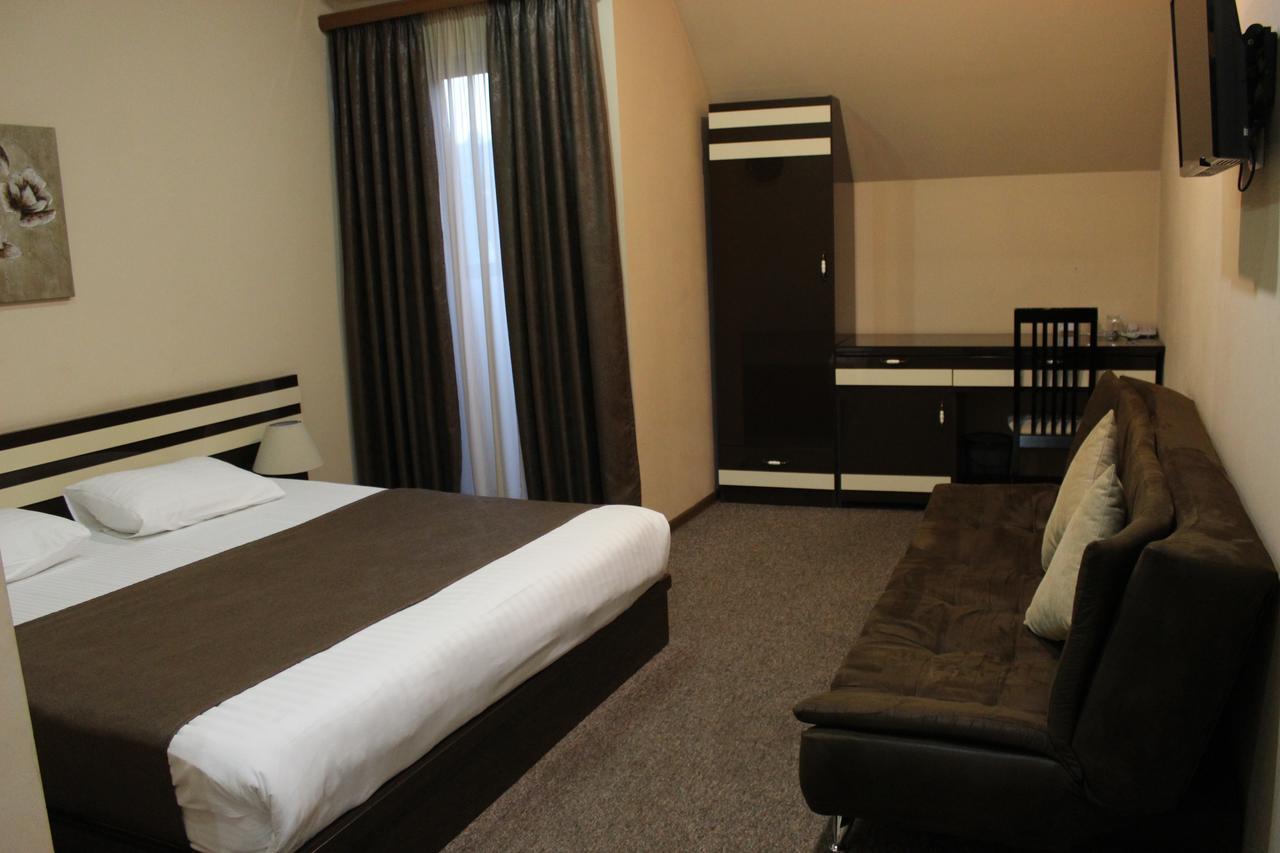 Hotel Diplomat Tbilisi Zewnętrze zdjęcie