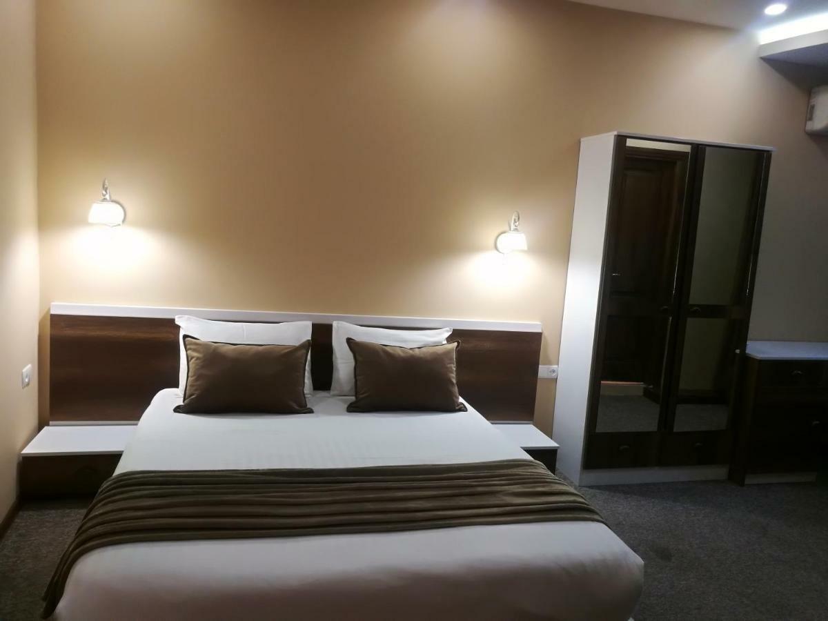 Hotel Diplomat Tbilisi Zewnętrze zdjęcie