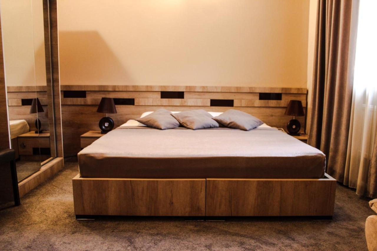 Hotel Diplomat Tbilisi Zewnętrze zdjęcie