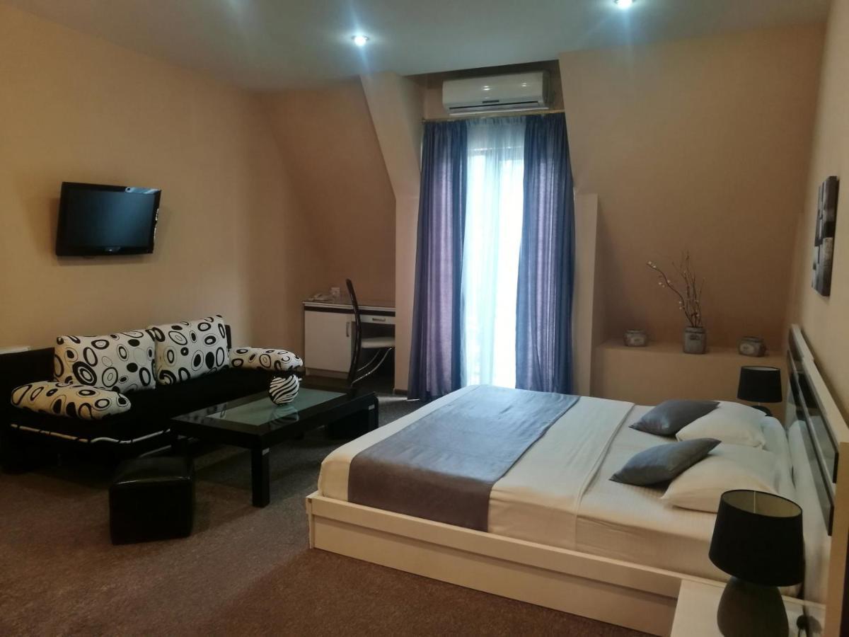 Hotel Diplomat Tbilisi Zewnętrze zdjęcie