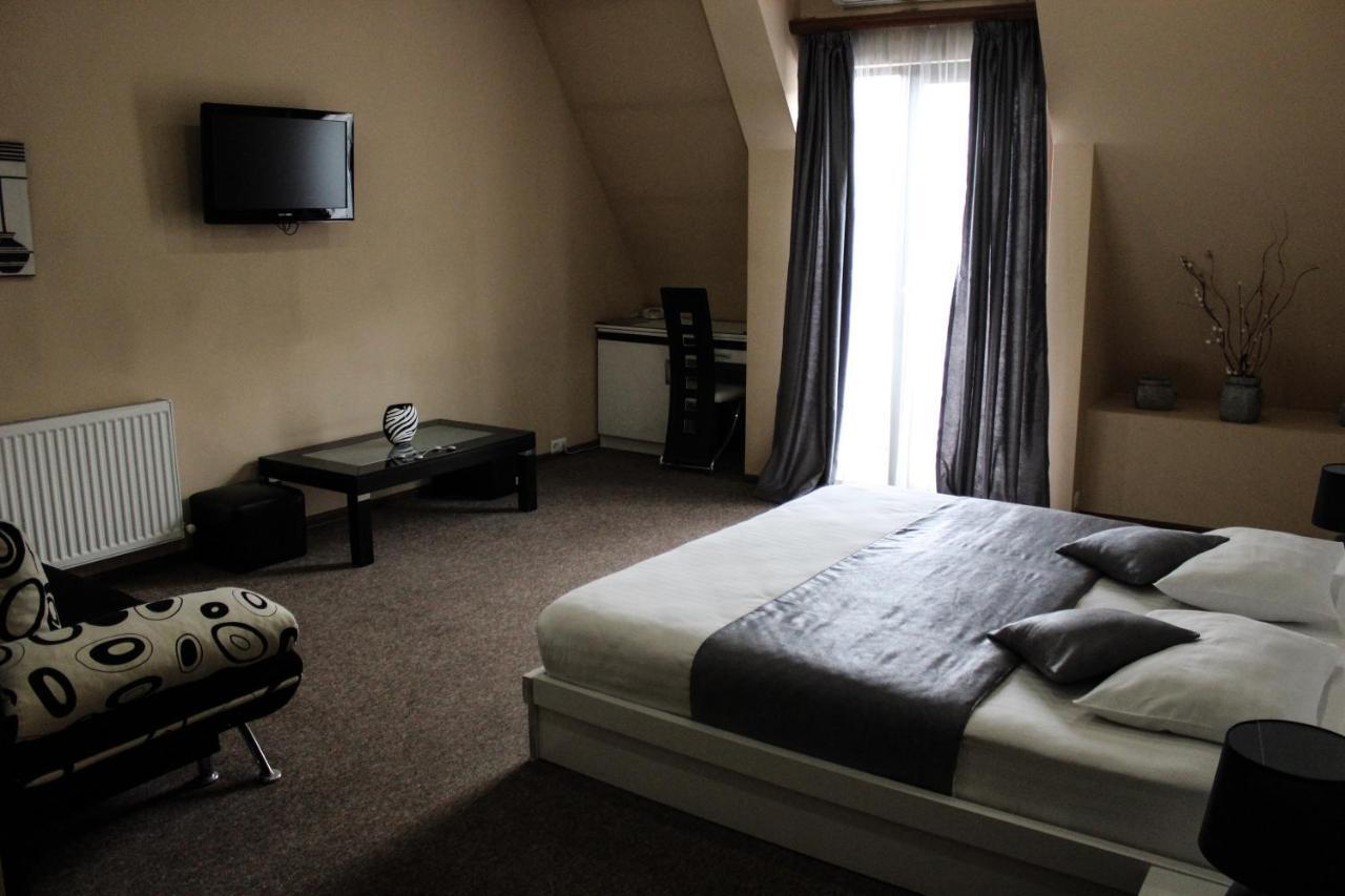 Hotel Diplomat Tbilisi Zewnętrze zdjęcie