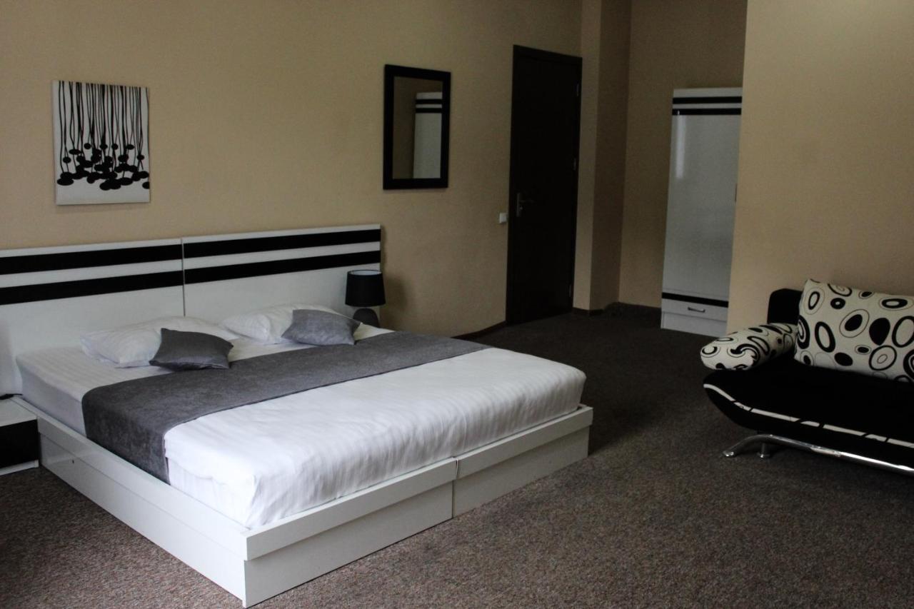 Hotel Diplomat Tbilisi Zewnętrze zdjęcie