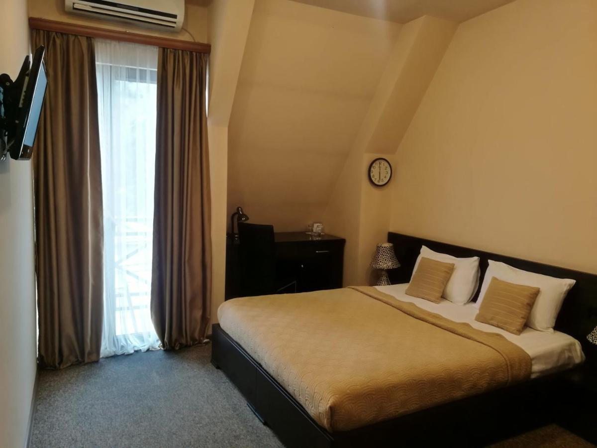 Hotel Diplomat Tbilisi Zewnętrze zdjęcie